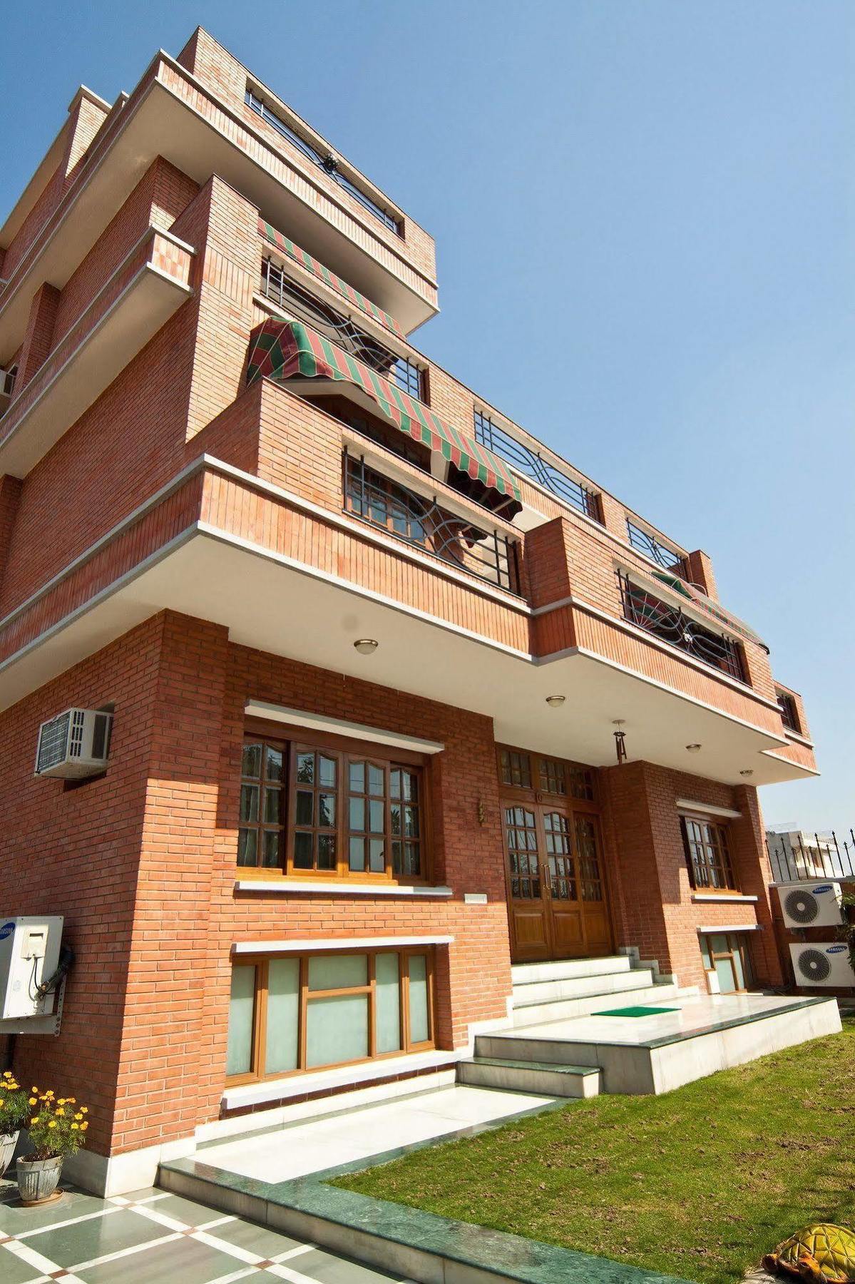 גורגאון The Mayflower Hotel מראה חיצוני תמונה